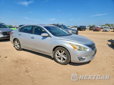 Czwarte zdjęcie samochodu z boku: 2014 NISSAN ALTIMA 2.5 SV VIN:1N4AL3AP8EC323927 - miniatura