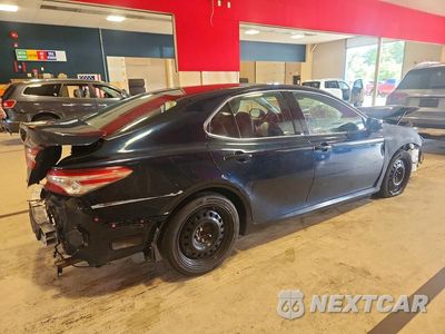 Trzecie zdjęcie samochodu z tyłu: 2018 TOYOTA CAMRY XLE VIN:4T1B11HK8JU600935 - miniatura
