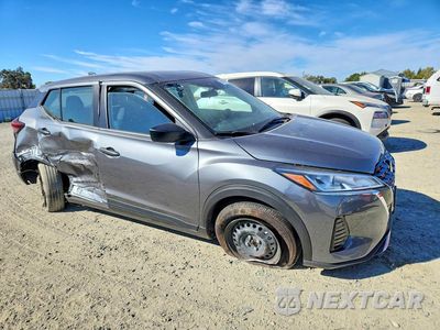 Czwarte zdjęcie samochodu z boku: 2025 NISSAN KICKS PLAY S VIN:3N1CP5BV8SL492977 - miniatura
