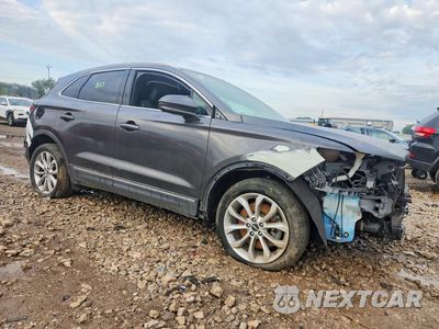 Czwarte zdjęcie samochodu z boku: 2019 LINCOLN MKC SELECT VIN:5LMCJ2D98KUL37485 - miniatura
