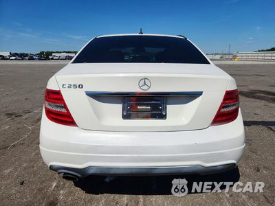 Zdjęcie 6 z 12 samochodu: 2013 MERCEDES-BENZ C 250 VIN:WDDGF4HB0DA843986 - miniatura