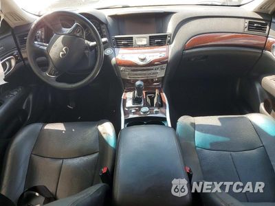 Zdjęcie 8 z 12 samochodu: 2017 INFINITI Q70 3.7 VIN:JN1BY1AP7HM740428 - miniatura