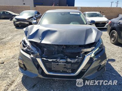 Piąte zdjęcie samochodu w środku: 2019 NISSAN ALTIMA SL VIN:1N4BL4EV6KC157230 - miniatura