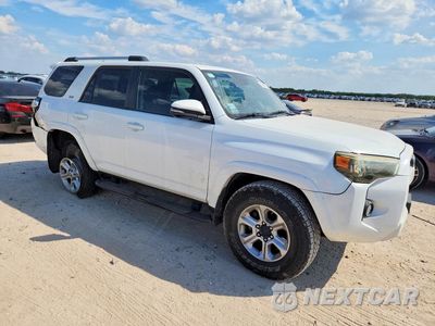 Czwarte zdjęcie samochodu z boku: 2020 TOYOTA 4RUNNER SR5 PREMIUM VIN:JTEBU5JR6L5822991 - miniatura