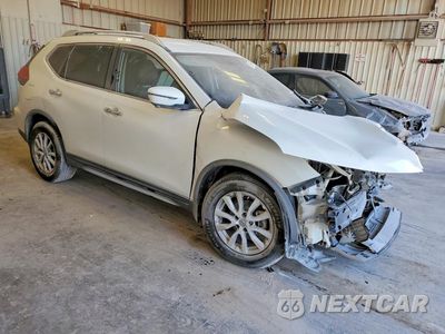 Czwarte zdjęcie samochodu z boku: 2017 NISSAN ROGUE SV VIN:KNMAT2MT8HP508604 - miniatura