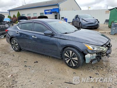 Czwarte zdjęcie samochodu z boku: 2019 NISSAN ALTIMA SL VIN:1N4BL4EV8KC251903 - miniatura