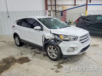 Czwarte zdjęcie samochodu z boku: 2019 FORD ESCAPE SE VIN:1FMCU9GD0KUA69826 - miniatura
