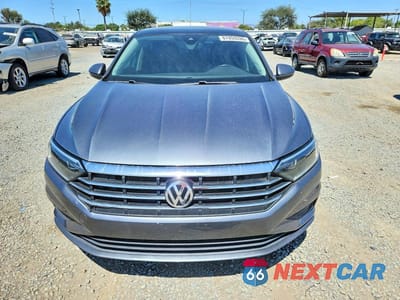 Piąte zdjęcie samochodu w środku: 2019 VOLKSWAGEN JETTA SEL VIN:3VWE57BU2KM062481 - miniatura