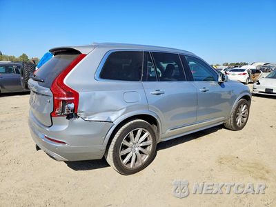 Trzecie zdjęcie samochodu z tyłu: 2016 VOLVO XC90 T6 VIN:YV4A22PL2G1039622 - miniatura