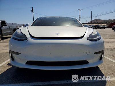Piąte zdjęcie samochodu w środku: 2019 TESLA MODEL 3 VIN:5YJ3E1EA5KF476657 - miniatura
