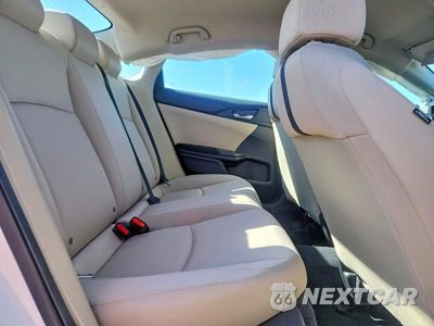 Zdjęcie 10 z 12 samochodu: 2019 HONDA CIVIC LX VIN:19XFC2F63KE046215 - miniatura