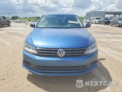 Piąte zdjęcie samochodu w środku: 2018 VOLKSWAGEN JETTA S VIN:3VW2B7AJ0JM261613 - miniatura