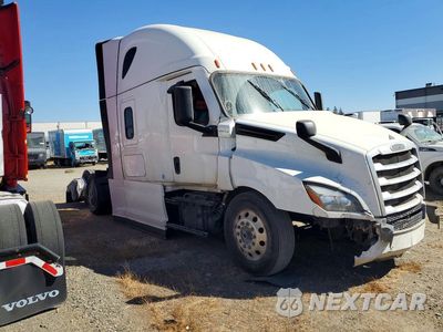 Czwarte zdjęcie samochodu z boku: 2025 FREIGHTLINER CASCADIA 126 SEMI TRUCK VIN:3AKJHHDR0SSVZ1109 - miniatura