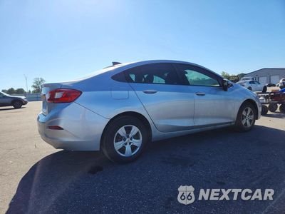 Trzecie zdjęcie samochodu z tyłu: 2018 CHEVROLET CRUZE LS VIN:1G1BC5SM8J7141719 - miniatura
