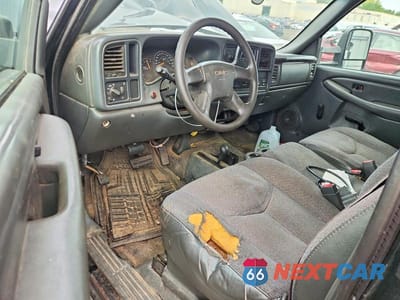 Zdjęcie 8 z 12 samochodu: 2004 GMC SIERRA DUMP TRUCK VIN:1GDJK34UX4E222255 - miniatura