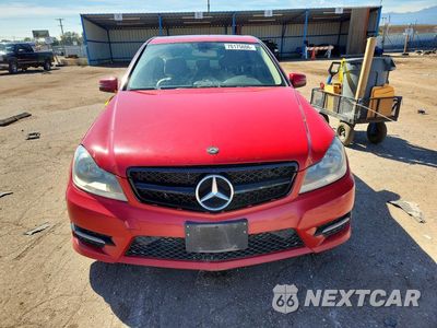 Piąte zdjęcie samochodu w środku: 2013 MERCEDES-BENZ C 250 VIN:WDDGF4HBXDA807495 - miniatura