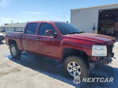 Czwarte zdjęcie samochodu z boku: 2013 CHEVROLET SILVERADO K1500 LT VIN:3GCPKSE70DG157412 - miniatura