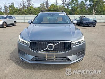 Piąte zdjęcie samochodu w środku: 2018 VOLVO XC60 T6 MOMENTUM VIN:YV4A22RK0J1091486 - miniatura