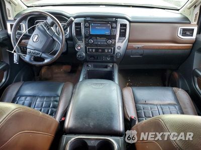 Zdjęcie 8 z 12 samochodu: 2017 NISSAN TITAN PLATINUM RESERVE VIN:1N6AA1E51HN565820 - miniatura