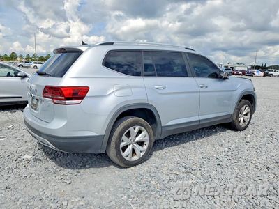 Trzecie zdjęcie samochodu z tyłu: 2018 VOLKSWAGEN ATLAS SE VIN:1V2CR2CA8JC535918 - miniatura
