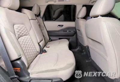 Zdjęcie 6 z 10 samochodu: 2022 NISSAN PATHFINDER SV VIN:5N1DR3BA2NC240232 - miniatura