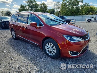 Czwarte zdjęcie samochodu z boku: 2018 CHRYSLER PACIFICA TOURING L PLUS VIN:2C4RC1EG8JR248143 - miniatura