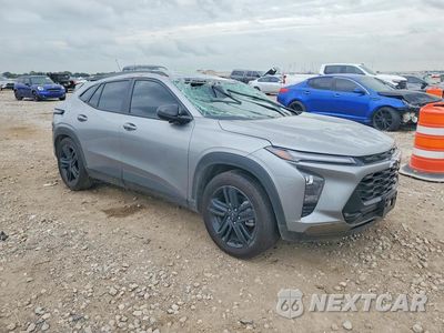 Czwarte zdjęcie samochodu z boku: 2026 CHEVROLET TRAX ACTIV VIN:KL77LKEP6TC018753 - miniatura