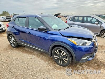 Czwarte zdjęcie samochodu z boku: 2020 NISSAN KICKS SR VIN:3N1CP5DV9LL532417 - miniatura