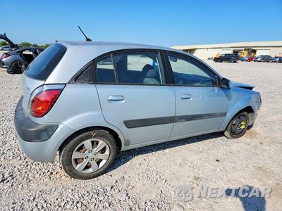 Trzecie zdjęcie samochodu z tyłu: 2008 KIA RIO5 LX VIN:KNADE163486393842 - miniatura