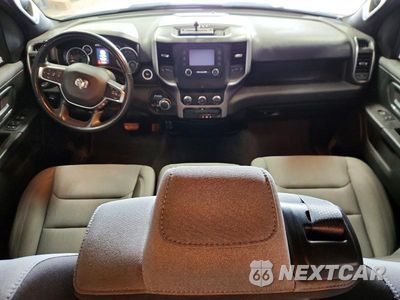 Zdjęcie 8 z 12 samochodu: 2024 RAM 1500 BIG HORN/LONE STAR VIN:1C6SRFFT8RN218004 - miniatura