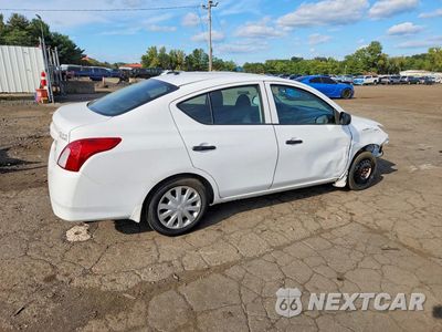 Trzecie zdjęcie samochodu z tyłu: 2015 NISSAN VERSA 1.6 S VIN:3N1CN7AP9FL943117 - miniatura