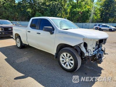 Czwarte zdjęcie samochodu z boku: 2024 CHEVROLET SILVERADO C1500 CUSTOM VIN:1GCRABEK6RZ213294 - miniatura