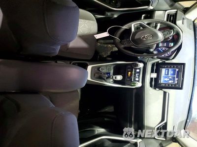 Zdjęcie 8 z 14 samochodu: 2022 TOYOTA RAV4 XLE VIN:JTMRWRFV6NJ055695 - miniatura