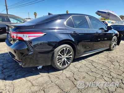 Trzecie zdjęcie samochodu z tyłu: 2020 TOYOTA CAMRY SE VIN:4T1G11AK7LU987853 - miniatura