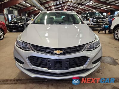 Piąte zdjęcie samochodu w środku: 2017 CHEVROLET CRUZE LS VIN:3G1BC5SM2HS565876 - miniatura