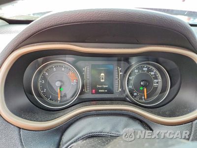 Zdjęcie 9 z 12 samochodu: 2016 JEEP CHEROKEE LATITUDE VIN:1C4PJMCSXGW146008 - miniatura