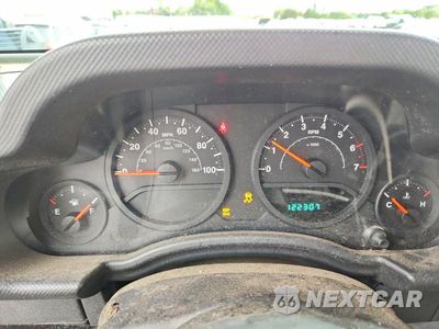 Zdjęcie 9 z 12 samochodu: 2007 JEEP WRANGLER X VIN:1J4GA39117L229203 - miniatura