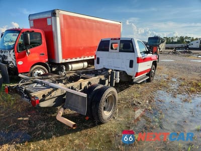 Trzecie zdjęcie samochodu z tyłu: 2017 CHEVROLET SILVERADO C3500 LT VIN:1GB3CZCG8HF160934 - miniatura