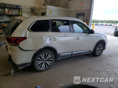 Trzecie zdjęcie samochodu z tyłu: 2019 MITSUBISHI OUTLANDER SE VIN:JA4AZ3A31KZ040990 - miniatura