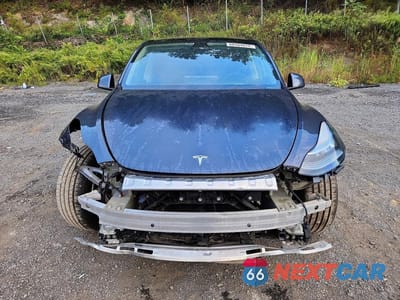 Piąte zdjęcie samochodu w środku: 2022 TESLA MODEL Y VIN:7SAYGAEE7NF419807 - miniatura