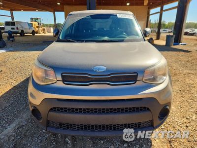 Piąte zdjęcie samochodu w środku: 2017 KIA SOUL BASE VIN:KNDJN2A21H7480313 - miniatura