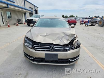 Piąte zdjęcie samochodu w środku: 2015 VOLKSWAGEN PASSAT S VIN:1VWAT7A38FC066362 - miniatura