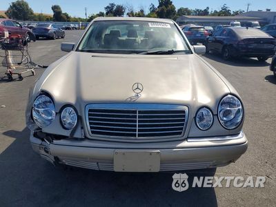 Piąte zdjęcie samochodu w środku: 1999 MERCEDES-BENZ E 430 VIN:WDBJF70H7XA815686 - miniatura