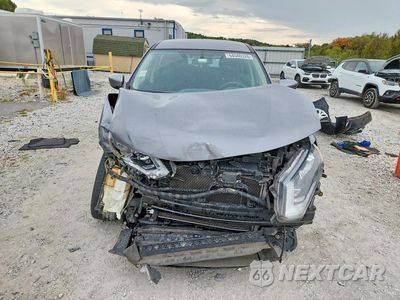 Piąte zdjęcie samochodu w środku: 2018 NISSAN ROGUE S VIN:KNMAT2MV6JP573118 - miniatura