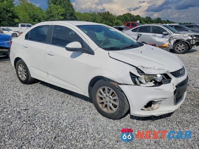 Czwarte zdjęcie samochodu z boku: 2017 CHEVROLET SONIC LT VIN:1G1JD5SH5H4133004 - miniatura