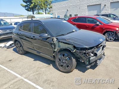 Czwarte zdjęcie samochodu z boku: 2026 HYUNDAI KONA SEL SPORT VIN:KM8HF3AB3TU468381 - miniatura