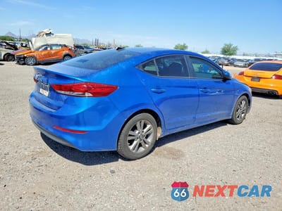 Trzecie zdjęcie samochodu z tyłu: 2017 HYUNDAI ELANTRA SE VIN:5NPD84LF5HH134647 - miniatura