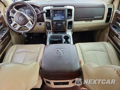 Zdjęcie 8 z 13 samochodu: 2018 RAM 2500 LARAMIE VIN:3C6UR5KL0JG179270 - miniatura