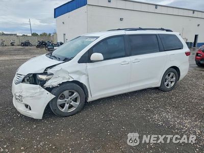 2015 TOYOTA SIENNA LE 5TDKK3DC8FS620559 - główne zdjęcie licytacji z USA - miniatura