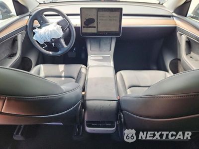 Zdjęcie 8 z 13 samochodu: 2025 TESLA MODEL Y VIN:7SAYGDED6SF268043 - miniatura